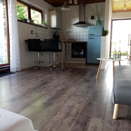 Schoene Einzimmer Wohnung Zwischen Bodensee Und Allgaeu Neukirch (Tubingen) Exterior foto