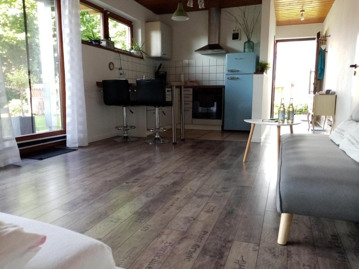 Schoene Einzimmer Wohnung Zwischen Bodensee Und Allgaeu Neukirch (Tubingen) Exterior foto